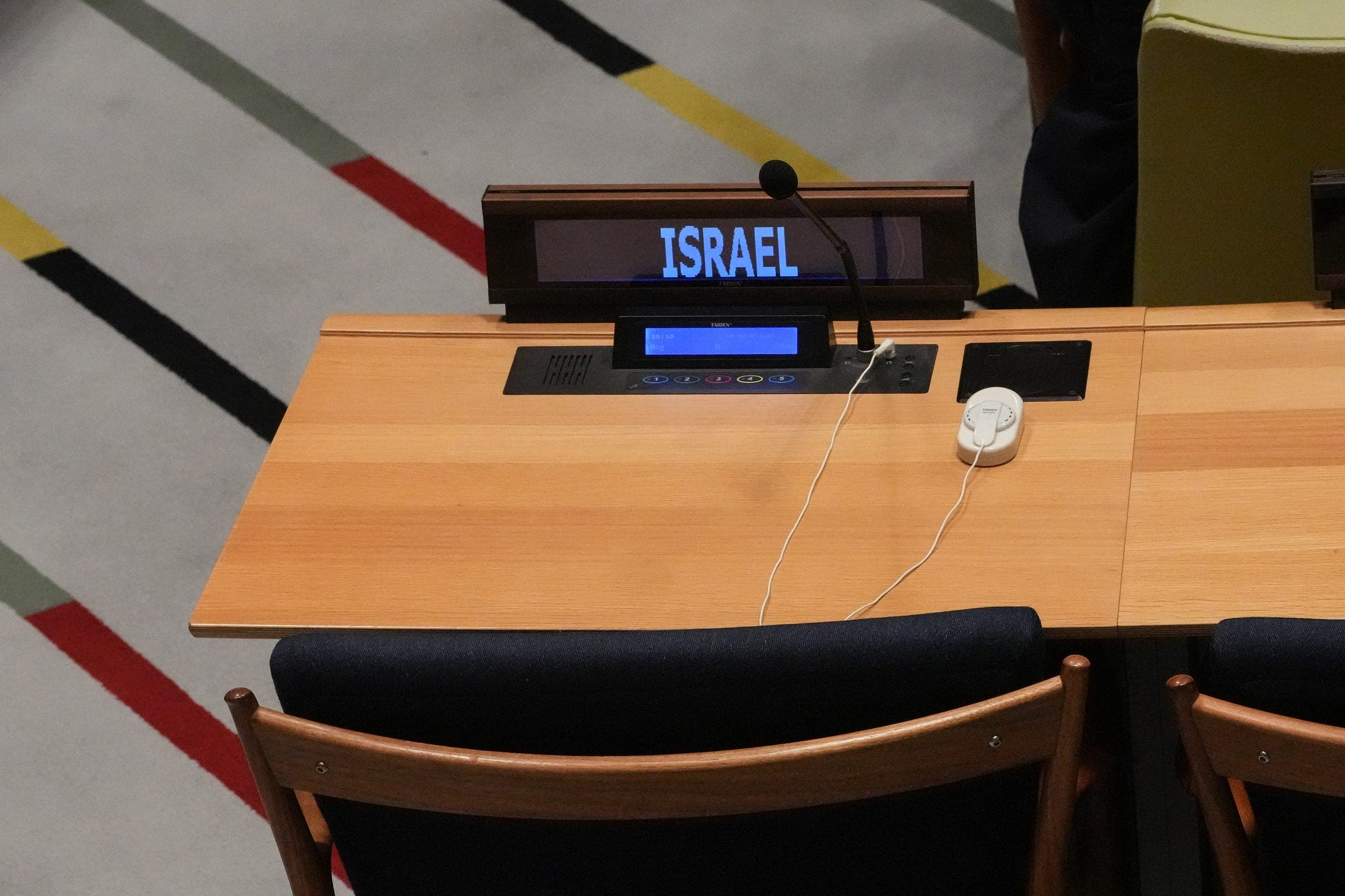 Hacked Emails Show UN Population Fund Official Fed Classified Documents to Israeli Diplomats